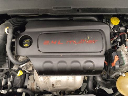 Used 2018 Jeep Compass Latitude AWD/4WD image 30
