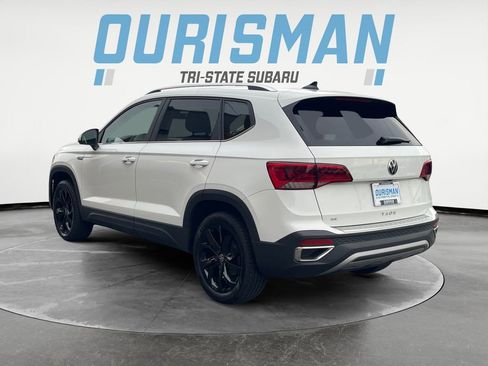 Used 2023 Volkswagen Taos SE w/ Black Wheel Package image 4