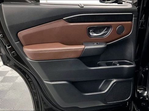 Used 2025 Honda Pilot Elite image 24