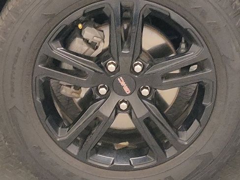 Used 2023 GMC Terrain AT4 AWD/4WD image 31