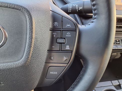 Used 2025 Toyota Prius LE image 13