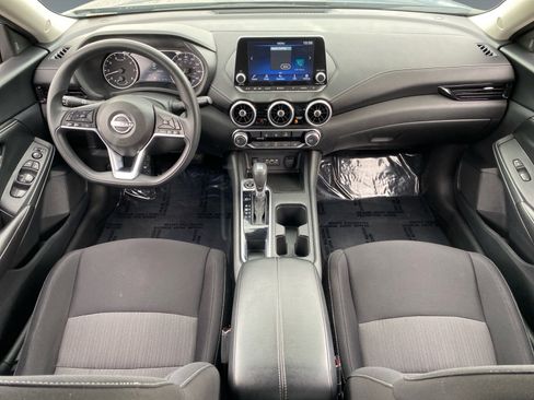 Used 2025 Nissan Sentra SV image 10