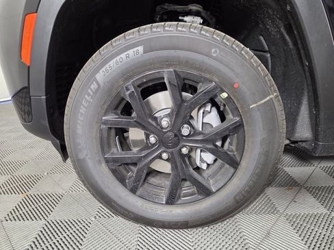 New 2026 Jeep Grand Cherokee Altitude RWD image 10