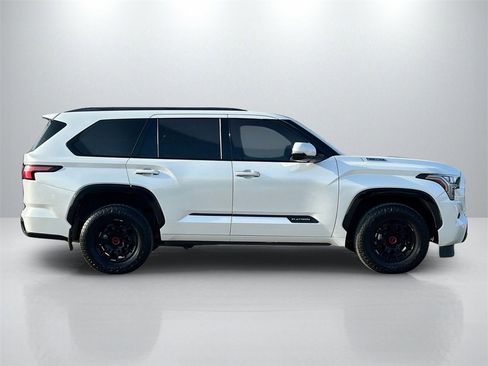 Used 2023 Toyota Sequoia Platinum image 4