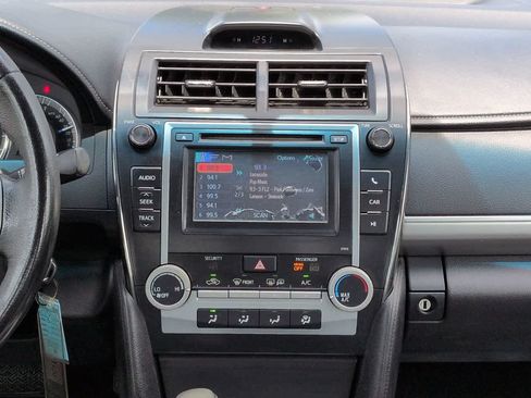 Used 2012 Toyota Camry SE FWD image 17