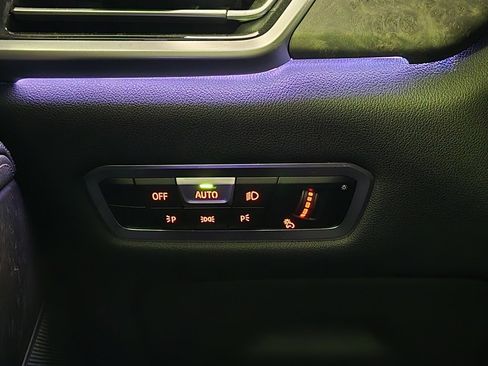 Certified 2022 BMW X5 xDrive40i w/ M Sport Package image 27