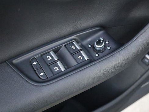 Used 2018 Audi Q7 3.0T Prestige AWD/4WD image 36