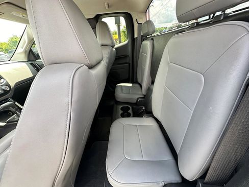 Used 2017 Chevrolet Colorado W/T w/ WT Convenience Package RWD image 9