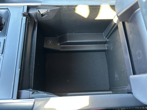 Used 2025 Ford F150 Raptor image 31