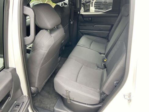 Used 2025 Toyota Tacoma SR5 AWD/4WD image 15