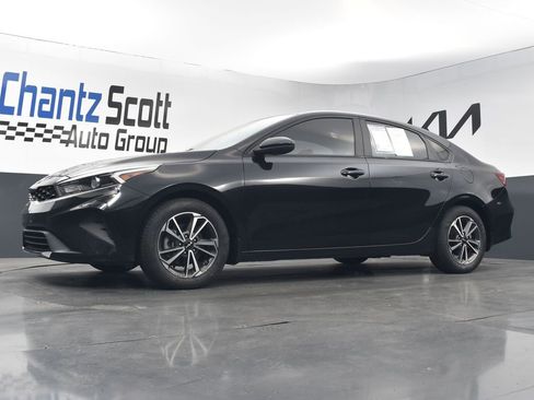 Certified 2022 Kia Forte LXS FWD image 18