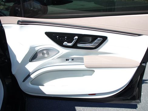 Used 2023 Mercedes-Benz EQS 450+ Sedan image 27