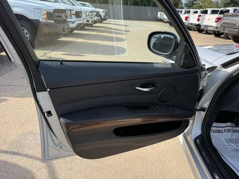 Used 2011 BMW 335i Sedan RWD image 8