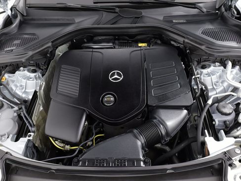 Used 2025 Mercedes-Benz GLC 350e 4MATIC image 69