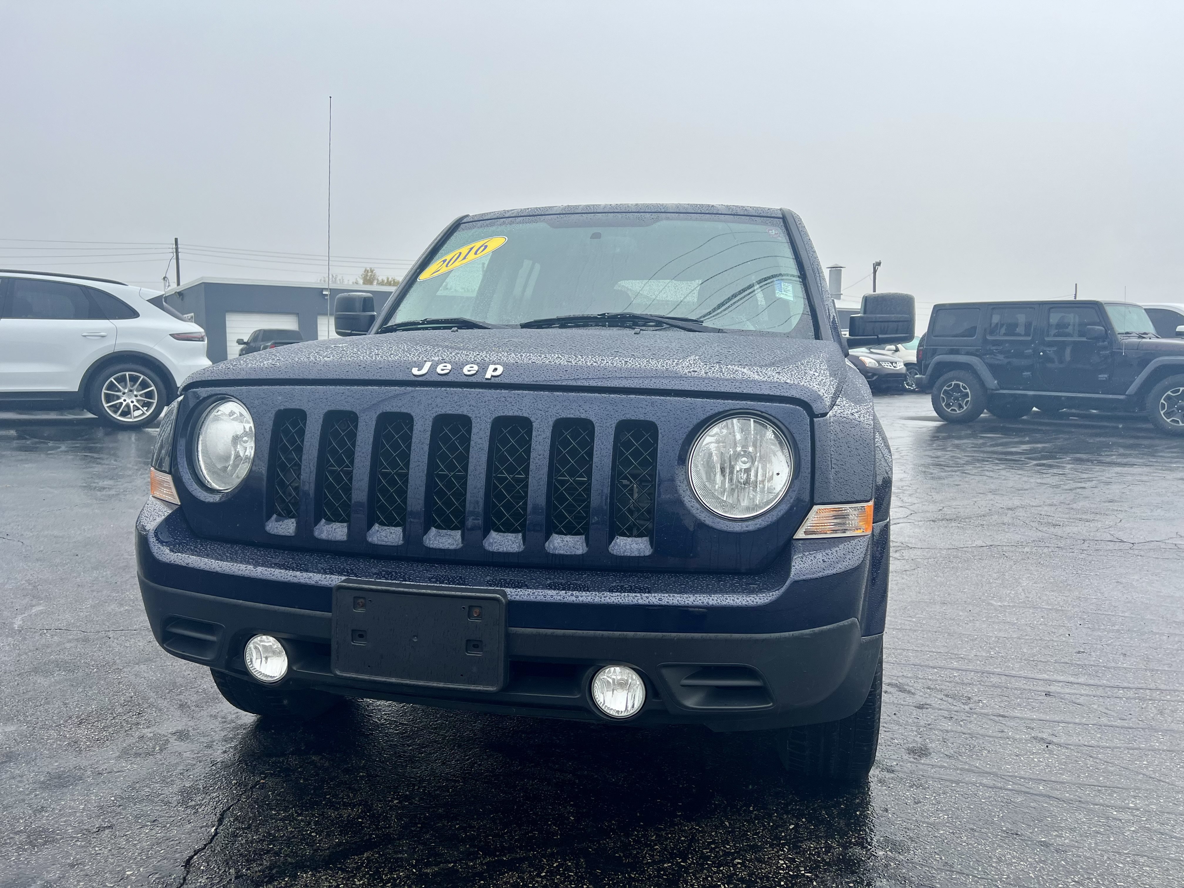 Used 2016 Jeep Patriot Latitude AWD/4WD image 2