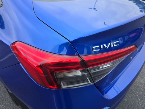 Used 2023 Honda Civic Sport image 32