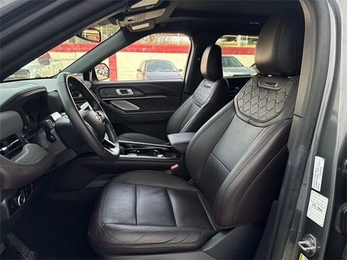 Used 2025 Ford Explorer Platinum w/ LUX Leather Package image 28
