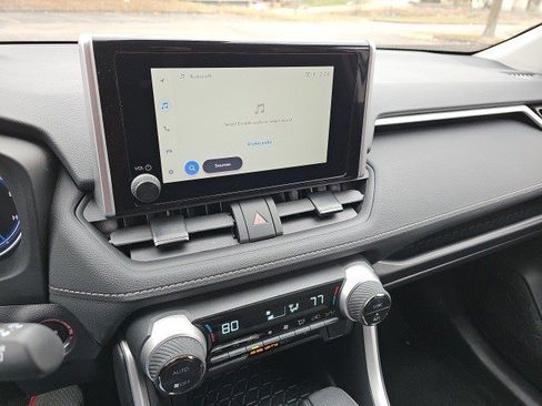 Used 2025 Toyota RAV4 XLE image 23