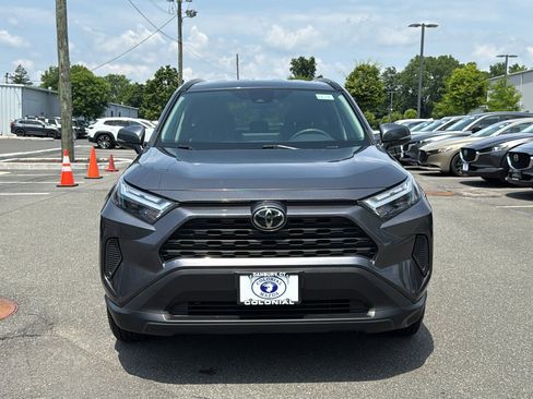 Used 2024 Toyota RAV4 XLE AWD/4WD image 2