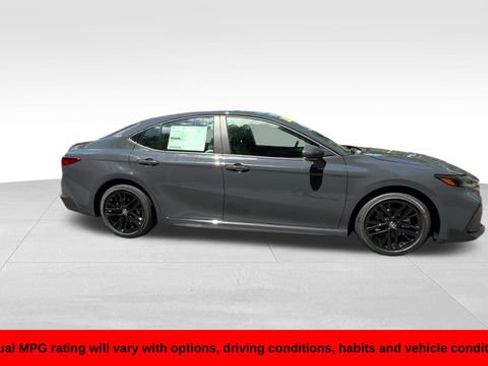 Used 2026 Toyota Camry SE FWD image 8