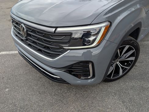 Used 2025 Volkswagen Atlas Cross Sport SEL Premium R-Line image 13