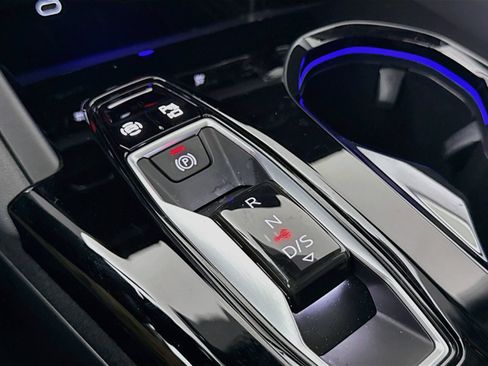 Certified 2025 Audi Q5 Premium w/ Convenience Package AWD/4WD image 18