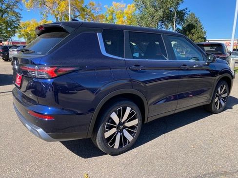 New 2025 Mitsubishi Outlander SE image 5