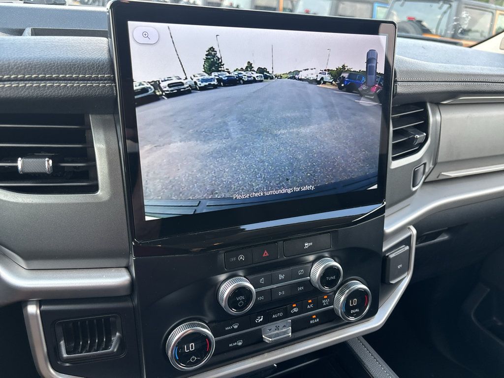Used 2024 Ford Expedition XLT RWD image 15