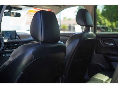 Used 2024 Nissan Rogue SV w/ SV Premium Package FWD image 34