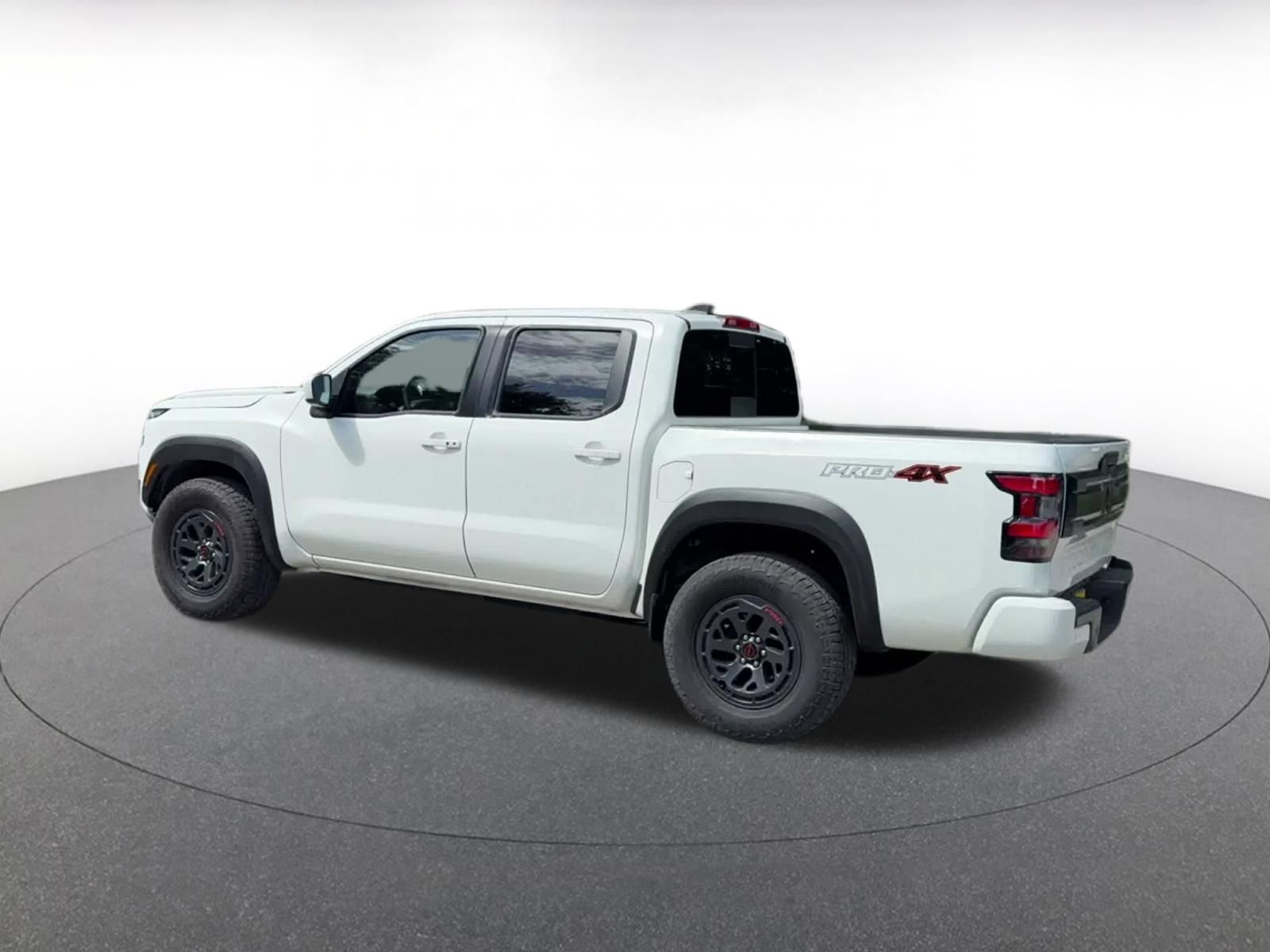 Used 2026 Nissan Frontier PRO-4X AWD/4WD image 10