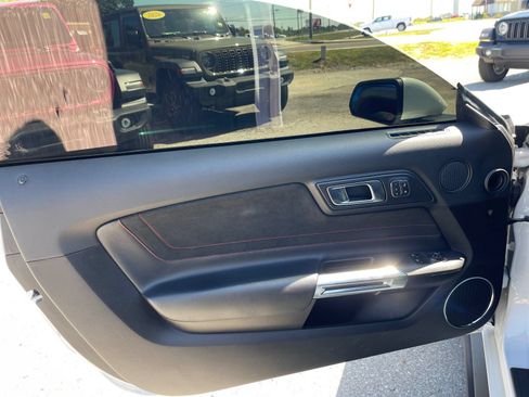 Used 2022 Ford Mustang GT Premium w/ GT Performance Package RWD image 12