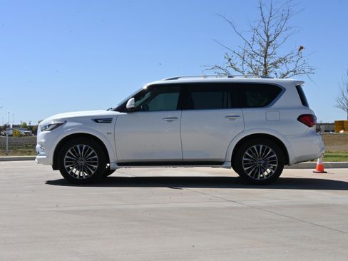 Used 2018 INFINITI QX80 4WD w/ Driver Assistance Package image 6