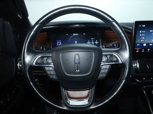 Used 2024 Lincoln Navigator Reserve image 23
