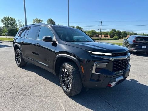 Used 2024 Chevrolet Traverse Z71 AWD/4WD image 8
