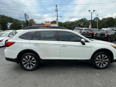 Used 2016 Subaru Outback 2.5i Limited AWD/4WD image 8