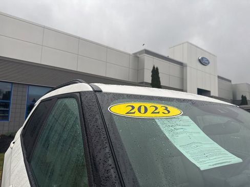 Certified 2023 Ford Explorer XLT w/ Equipment Group 202A image 11