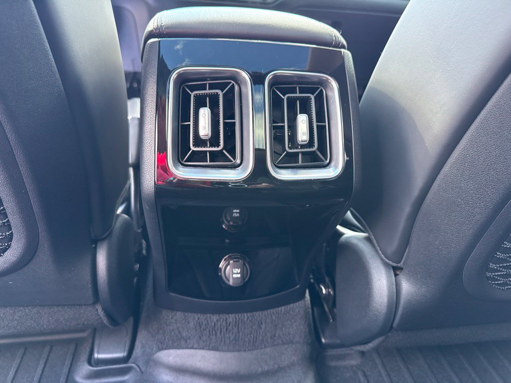 Used 2024 Kia Sorento SX AWD/4WD image 12