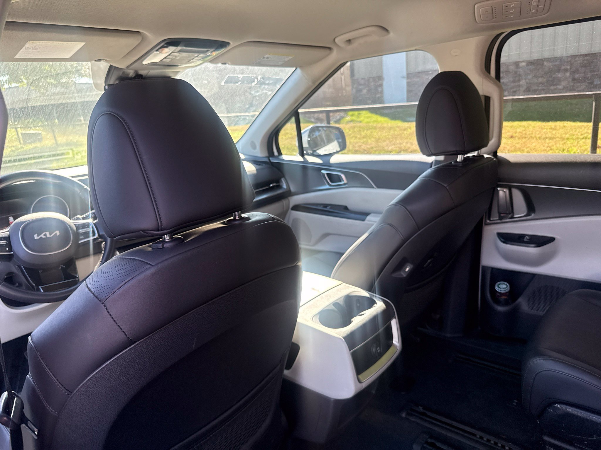 Used 2024 Kia Carnival LX FWD image 13