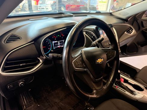 Used 2018 Chevrolet Malibu LT w/ Driver Confidence Package FWD image 13