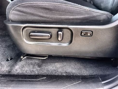 Used 2021 Toyota Tacoma SR5 w/ Trail Edition image 30