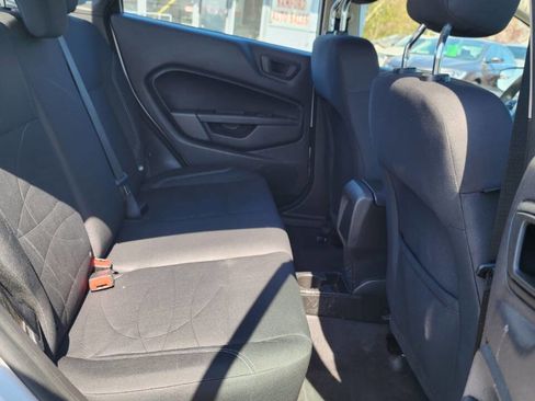 Used 2019 Ford Fiesta SE image 19