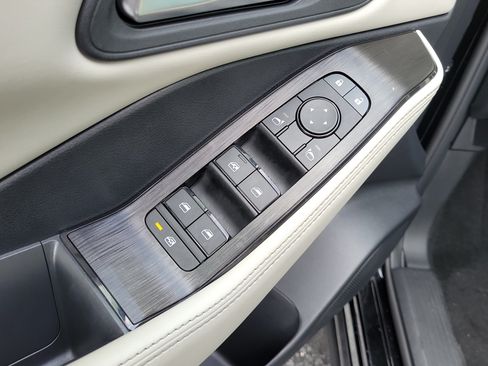 Certified 2025 Nissan Rogue SV FWD image 18
