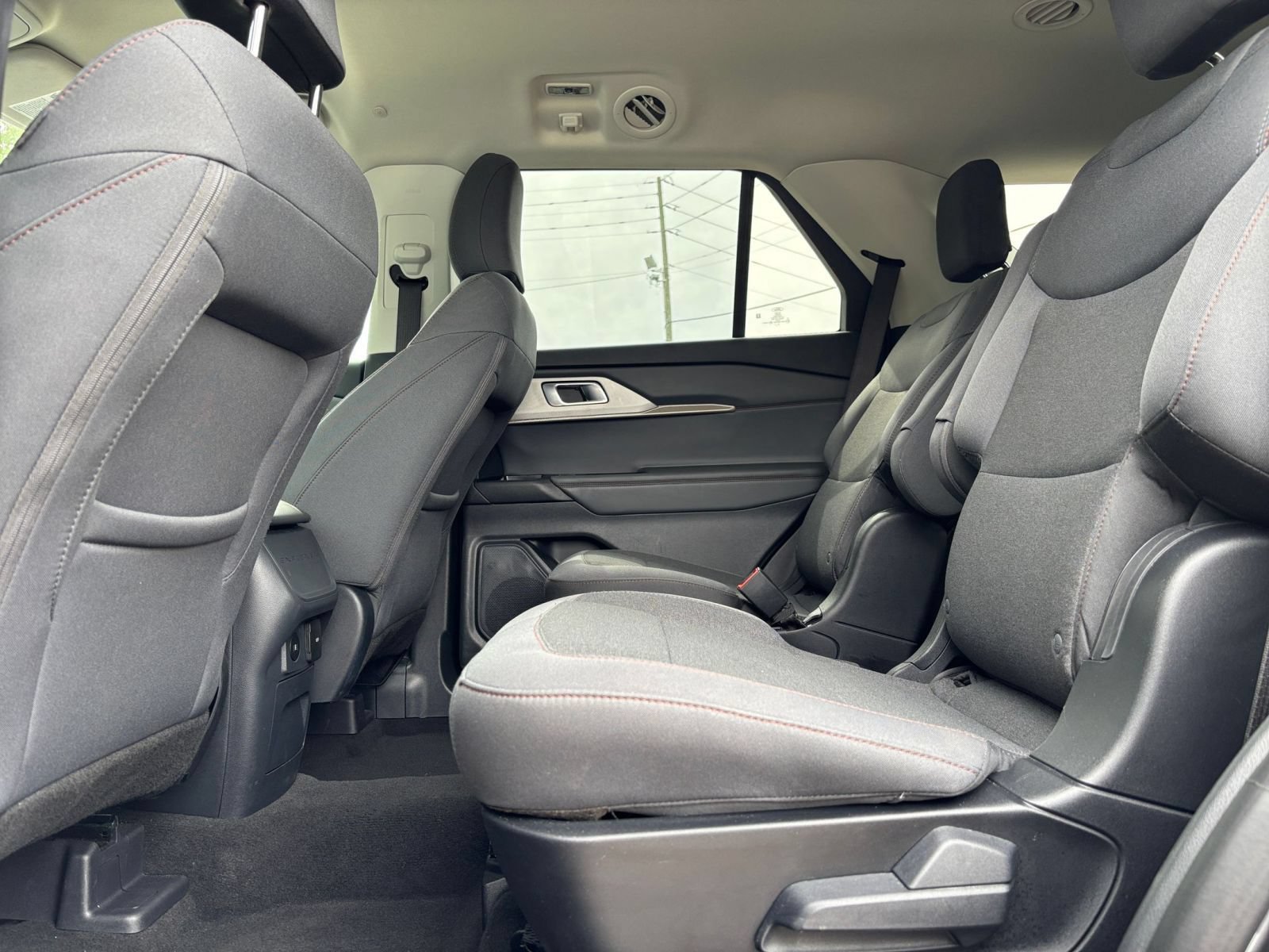 Used 2026 Ford Explorer Active AWD/4WD image 25