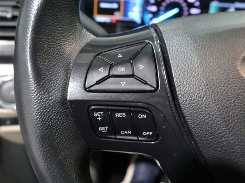 Used 2018 Ford Explorer XLT w/ Equipment Group 202A AWD/4WD image 37