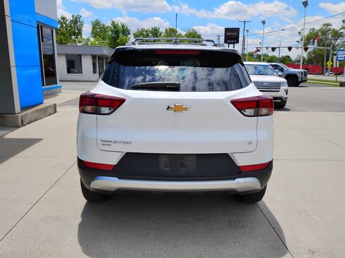 Used 2024 Chevrolet TrailBlazer LT w/ LT Cold Weather Package AWD/4WD image 8