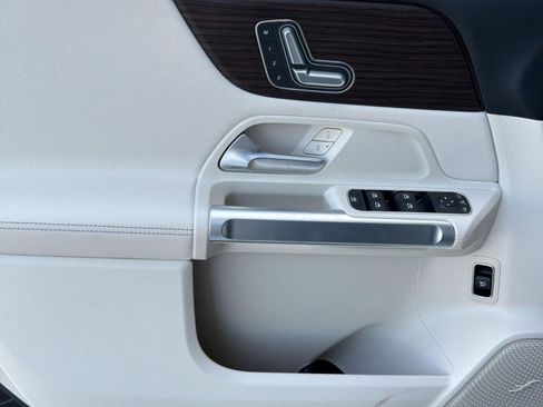 New 2026 Mercedes-Benz GLB 250 image 13