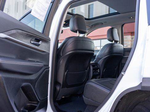 Used 2023 Jeep Grand Cherokee Limited w/ Black Appearance Package image 29