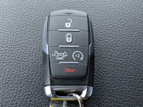 Used 2025 RAM 1500 Big Horn AWD/4WD image 28