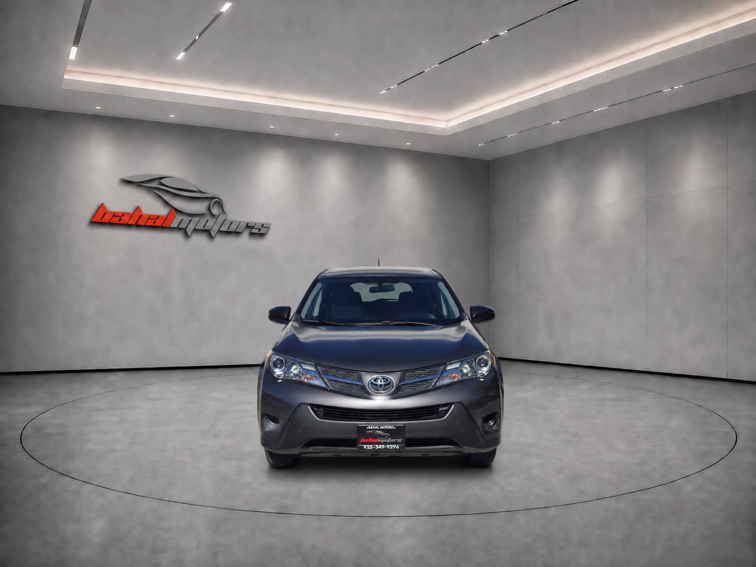 Used 2015 Toyota RAV4 LE FWD image 2