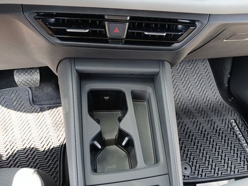 New 2026 Volkswagen Tiguan SE FWD image 14